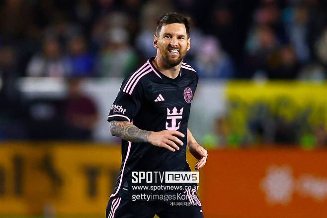 ▲ 26일 열린 2024 미국 메이저리그사커 2라운드에서 리오넬 메시가 인터 마이애미의 무패 행진을 이끌었다. 메시는 LA 갤럭시와 원정 경기에서 값진 동점골을 뽑아내면서 1-1 무승부를 이끌었다.