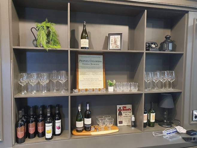 애덤스미스는 향후 와인 모임으로도 공격 확장을 노린다. 윤현주 기자