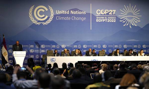국제 사회는 전지구적인 기후 재난을 막기 위해 다양한 협약을 추진하고 있다. 사진은 지난 2022년 11월 이집트 샤름 엘 셰이크에서 열린 27차 유엔기후변화협약 당사국총회(COP27) 개막식 장면. 연합뉴스