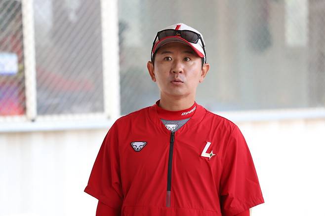 ▲ 강단 있는 지휘로 SSG 퓨처스팀의 문화와 분위기를 단시간에 바꿔놓은 손시헌 퓨처스팀 감독 ⓒSSG랜더스