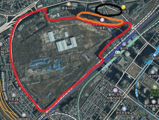 용산국제업무지구 구역(빨강색 선), 서부T&D가 보유하고 있는 호텔 부지(주황색), 용산전자상가 일대(검정색)/사진= 네이버 캡처