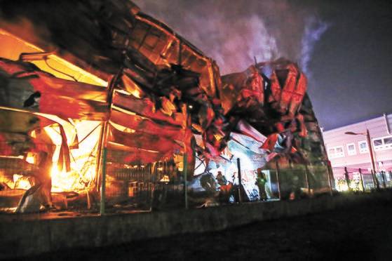 경북 문경 육가공 공장 화재 현장. 사진 경북소방본부