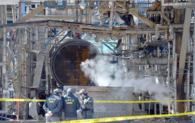 지난 2022년 전남 여수시 화치동 여수국가산단 내 입주기업 여천NCC 업체에서 8명의 사상자가 발생하는 폭발사고가 발생해 경찰이 현장조사를 하고 있다. 뉴시스