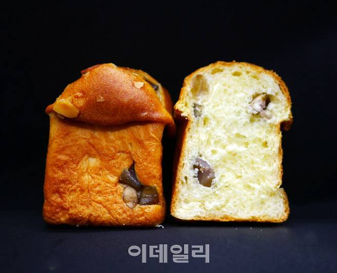 빵 속에 달달하게 조린 밤을 넣은 리치몬드 밤식빵