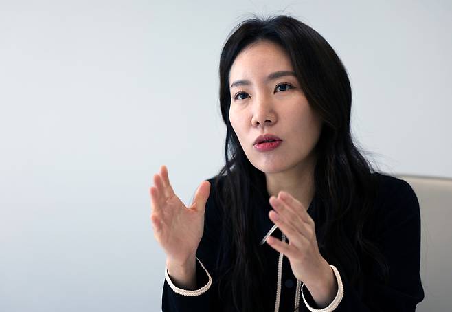 지난 18일 세계일보 사옥에서 만난 피아니스트 김경은이 예술의전당 영재아카데미 시절부터 가르친 첫 제자 임윤찬과의 인연 등을 들려주고 있다. 허정호 선임기자