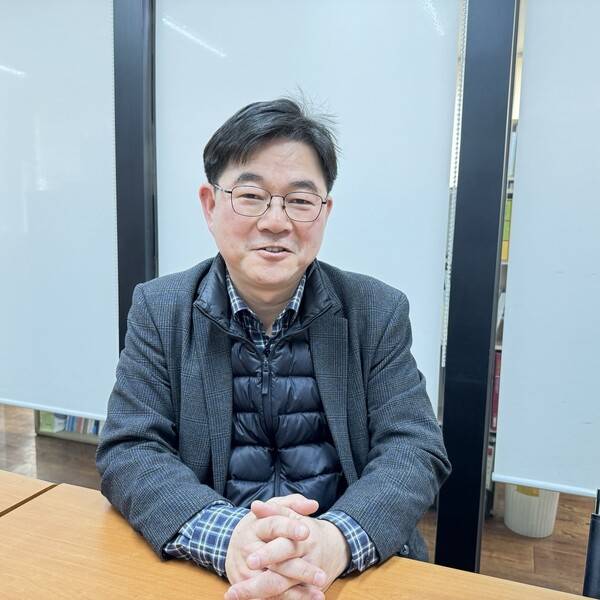 황필규 변호사. 강성만 선임기자