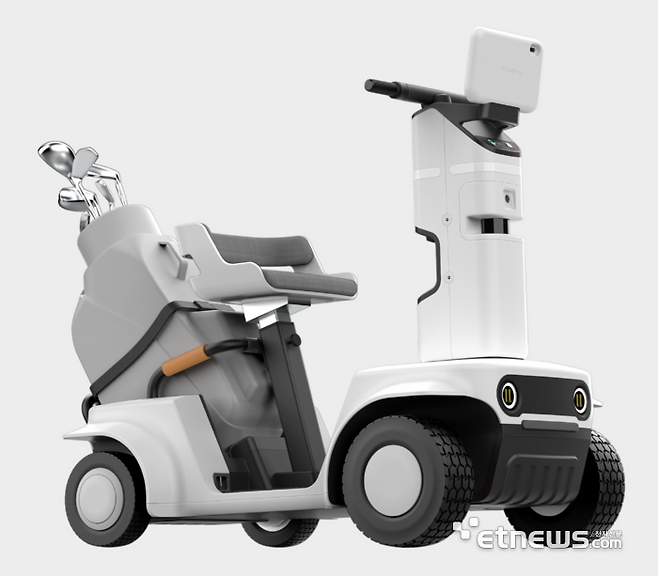 슈어모빌리티가 개발한 AI 자율주행 캐디 로봇 '캐디미'