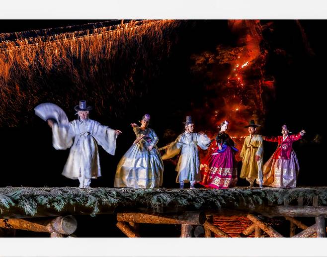 안동 하회마을에서 800년을 이어온 ‘선유줄불놀이’와 전통공연 (안동시 제공)