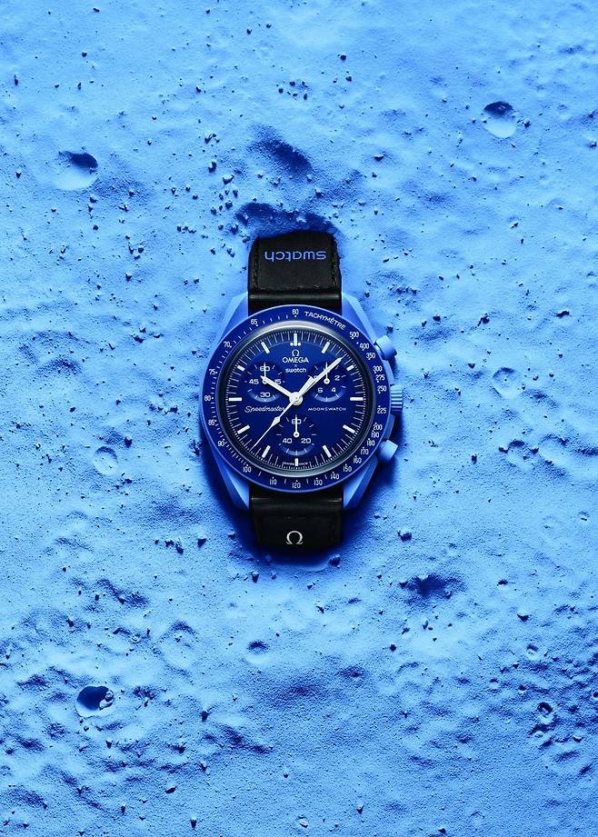 스와치 제품. 문스와치 미션 투 넵튠 모델./대전신세계 제공