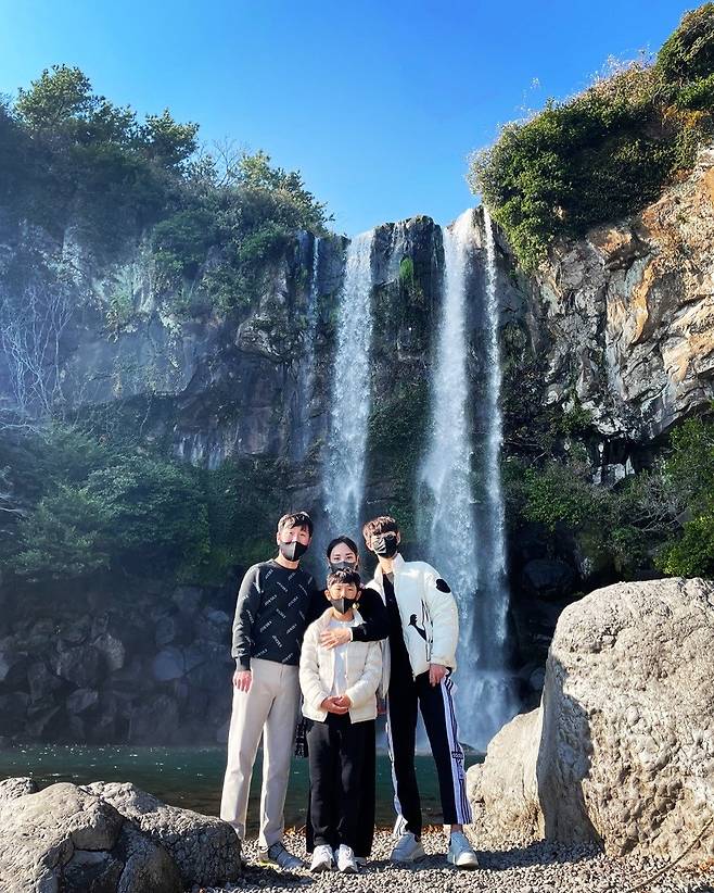 류지현 전 LG 감독이 제주 여행 중 찍은 가족 사진. 평생 서울에서만 살아온 그는 타지에서 한달살기에 도전해볼 계획이다. 류지현 제공