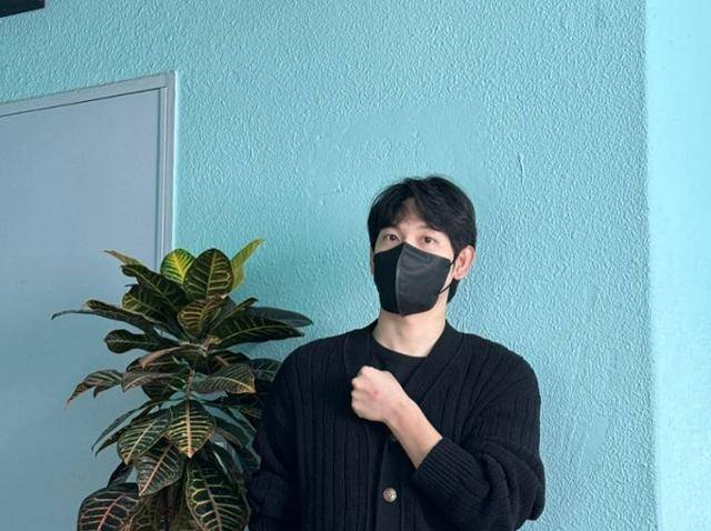 스타들의 4·10 총선 투표 릴레이가 이어지고 있다. 임시완 SNS