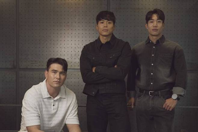 안드레진과 아모띠, 홍범석(왼쪽부터)의 모습. 이들은 차례로 3, 1, 2위를 차지했다. 넷플릭스