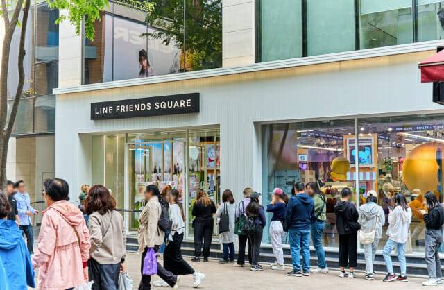 ‘라인프렌즈 스퀘어 명동’ 오픈
