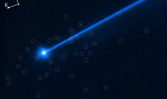 소행성에 우주선을 고의 충돌시키는 실험 여파로 우주를 떠돌게 된 37개 바위들의 모습. 사진=NASA, ESA, David Jewitt (UCLA); Alyssa Pagan (STScI)