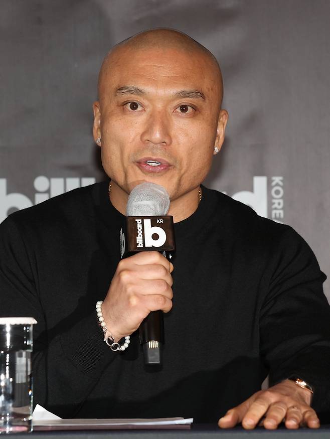 15일 오후 서울 강남구 조선팰리스서울강남호텔에서 열린 ‘빌보드 코리아 론칭’ 기자회견에서 마이크 반 빌보드 CEO가 인사말을 하고 있다. 연합뉴스