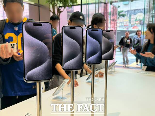 애플이 제품 수리 시 새 부품 외에도 중고 부품 등을 활용하는 방안을 고려하고 있다. /최문정 기자