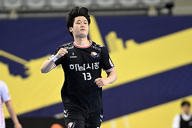 하남시청 신재섭의 여유있는 모습. 사진=한국핸드볼연맹 제공