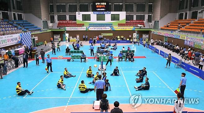 장애인 좌식 배구대회 [연합뉴스 자료사진]