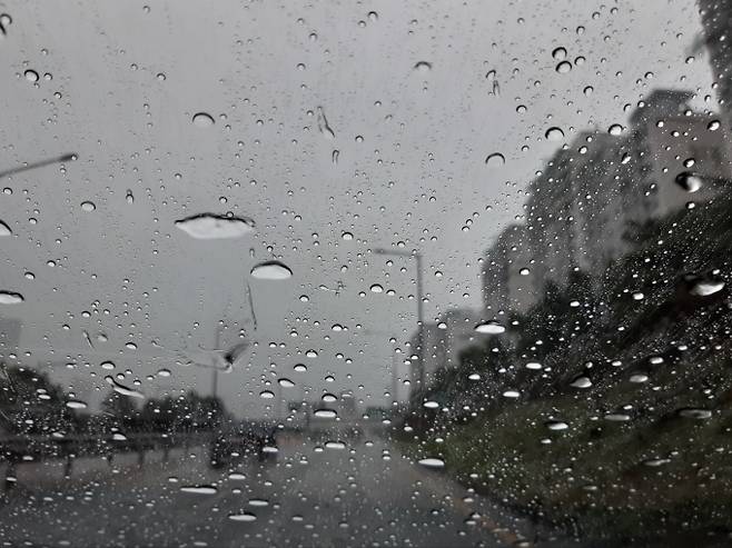 토요일인 내일(20일)은 전국이 대체로 흐리고 비가 오겠다. 서울, 오늘날씨, 내일날씨, 전국날씨, 주간날씨 ©bnt뉴스
