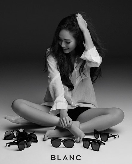 Former Girl's Generation member Jessica promotes her fashion brand Blanc in 2014. (BLANC)