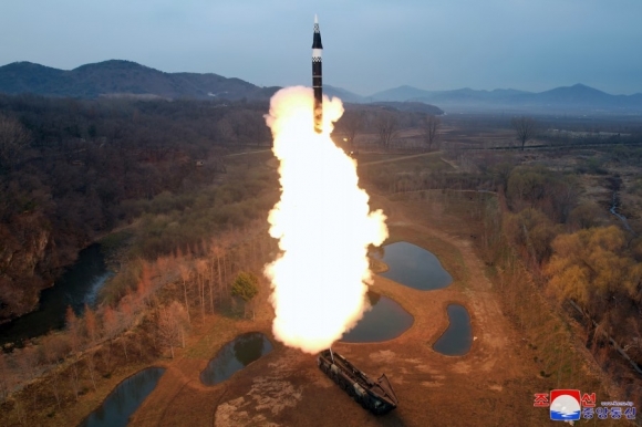 북한이 공개한 극초음미사일 모습. 조선중앙통신