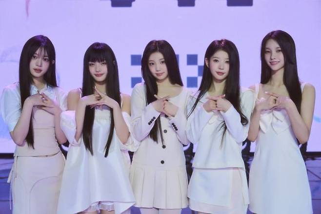 그룹 아일릿. 빌리프랩