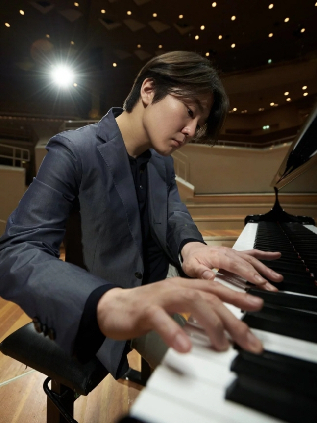 Cho Seong-Jin (Berliner Philharmoniker official website)