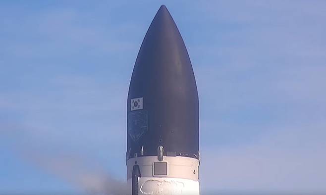 초소형 군집위성 1호기를 탑재한 미국 우주기업 로켓랩의 발사체 '일렉트론'이 한국시간 24일 오전 7시 32분(현지 시각 24일 오전 10시 32분) 뉴질랜드 마히아 발사장에서 발사됐다. 로켓랩 유튜브 캡처