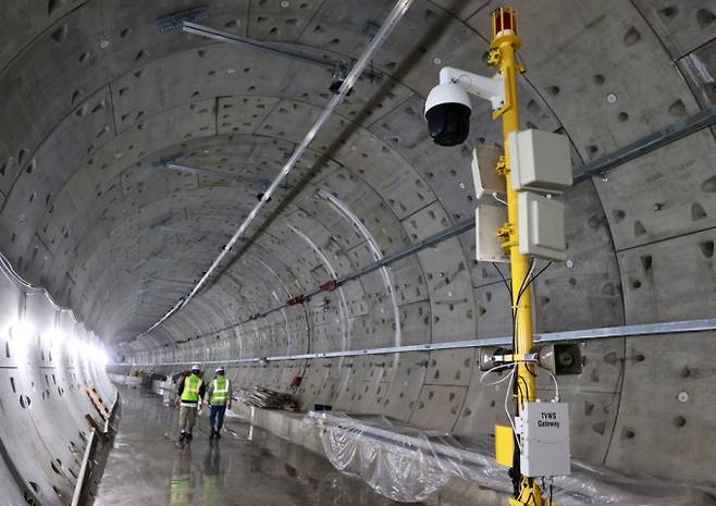 현대건설이 터널 맞춤형 스마트 안전 시스템 HITTS의 현장 적용에 나섰다. 사진은 현장에 적용된 HITTS 장비. /사진=현대건설