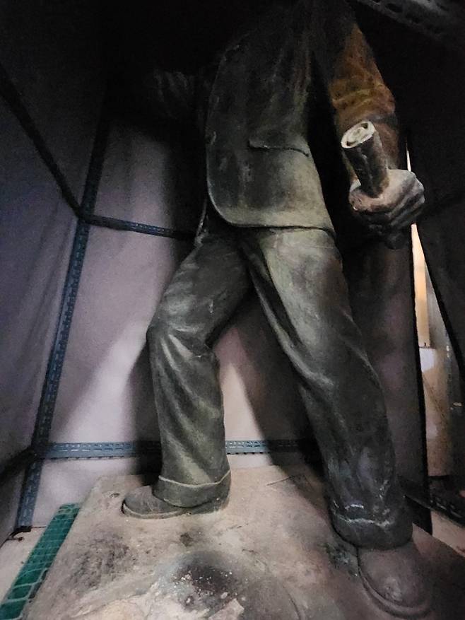 울산 중구 성안동 재활용센터에 있는 박상진 의사 동상의 모습.