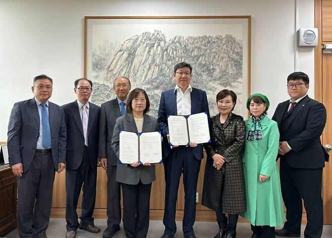 동국대 국제정보보호대학원은 한국사이버포렌식전문가협회(KCFPA)와 AI융합보안 CEO과정 운영을 위한 업무협약을 체결했다. (사진=동국대)