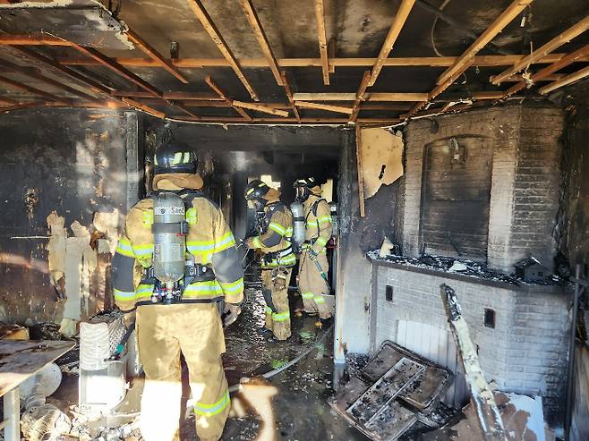 지난해 11월 부산 해운대구의 한 빌라에서 불멍용 실내 화로 때문에 불이 나 1600만 원 상당의 재산피해가 났다. 부산소방재난본부 제공