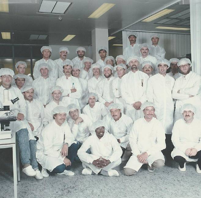 ASML 연구진이 1988년 촬영한 단체사진. ASML [인스타그램]