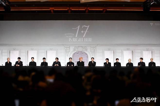 그룹 세븐틴(SEVEVTEEN)이 29일 서울 영등포구 여의도 콘래드호텔에서 열린 베스트 앨범 ‘17 IS RIGHT HERE(세븐틴 이즈 라이트 히어)‘ 발매 기념 기자간담회에 참석했다. 김민성 기자 marineboy@donga.com