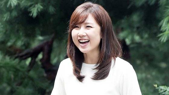 지난 2017년 동국대 식품영양공학과 신임교수로 임용된 미스코리아 진 출신 금나나가 서울 동국대에서 중앙일보와 인터뷰를 하는 모습. 중앙포토