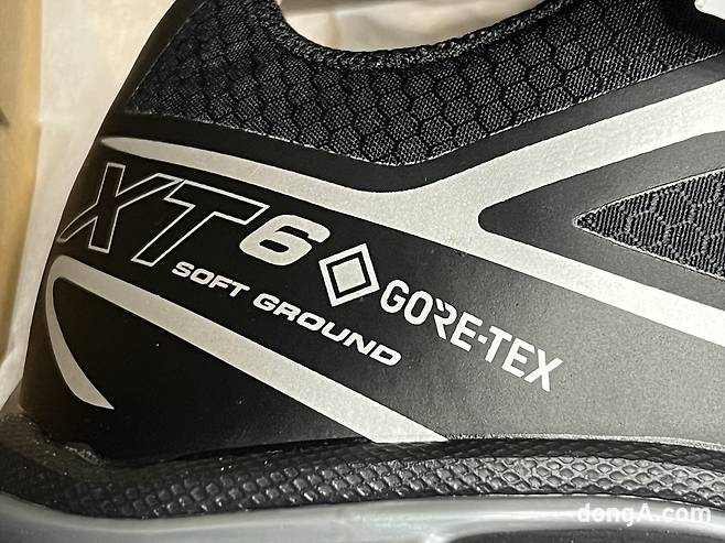 살로몬 XT-6 GTX.
