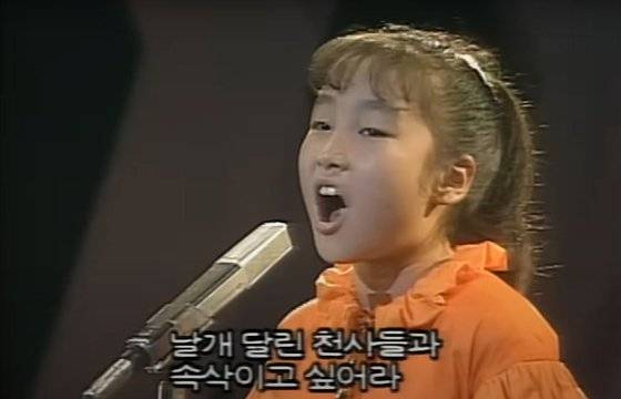 MBC 창작동요제에서 '하늘나라 동화'를 부르는 국은선 어린이. 사진 유튜브 뽀뽀뽀좋아 캡처