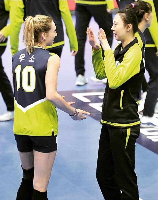 전(前) 현대건설에서 활약하던 헬렌 루소와 양효진, 루소 SNS