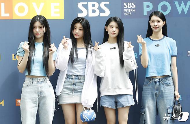 걸그룹 아일릿 민주(왼쪽부터)와 모카, 원희, 윤아 ⓒ News1 권현진 기자