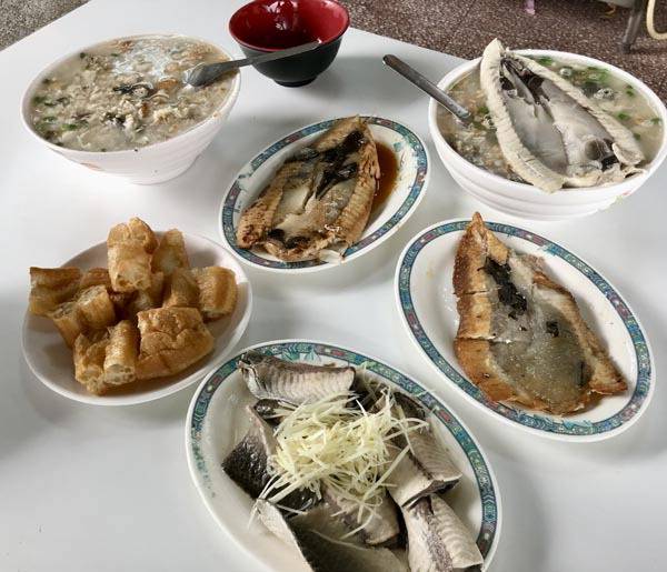 대만에서 일상적으로 먹는 다양한 밀크피시 요리들.