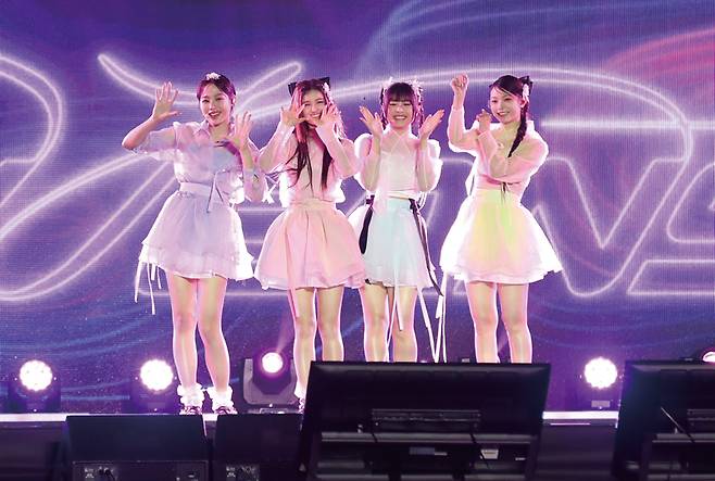 어도어 소속 아이돌 그룹인 뉴진스가 5월21일 경복궁 흥례문 특설무대에서 공연을 하고 있다. ⓒ시사저널 박정훈