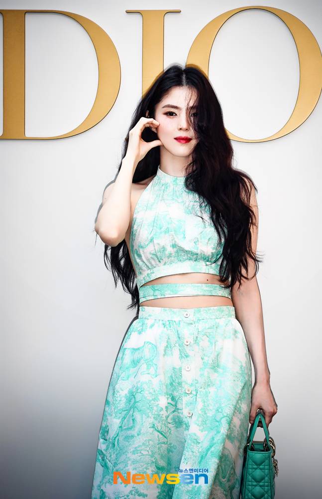 청량한 색감으로 초여름 포토월 폭격!