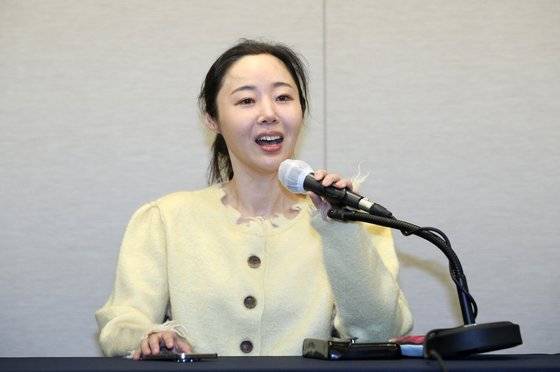 민희진 어도어 대표가 31일 오후 서울 중구 한국프레스센터에서 두 번째 기자회견을 열고 이날 오전 열린 어도어 임시주주총회와 관련한 입장을 발표하고 있다. 연합뉴스