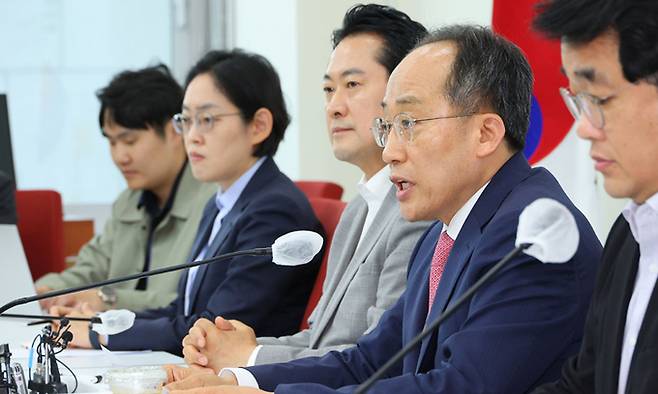 국민의힘 추경호 원내대표가 2일 서울 국회에서 열린 현안 관련 기자간담회에서 발언하고 있다. 연합뉴스