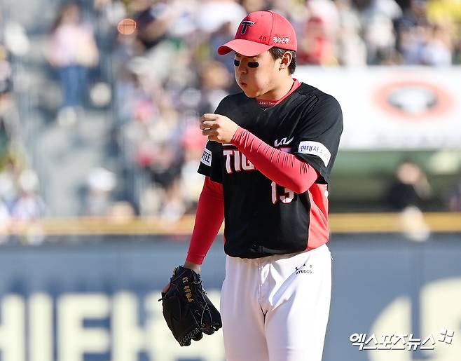 KIA 타이거즈 좌완 영건 윤영철. 6월 9일 잠실 두산 베어스전에 선발등판, 5이닝 무실점 호투로 시즌 5승을 수확했다. KIA는 윤영철을 앞세워 두산을 꺾고 2연패에서 벗어났다. 사진 김한준 기자