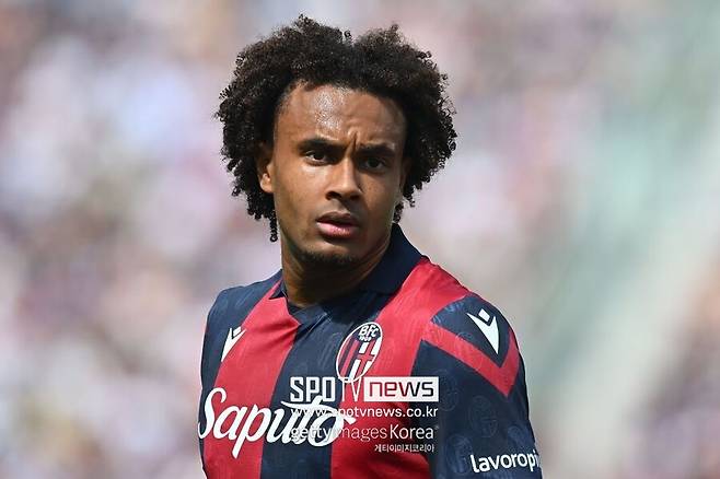 ▲ 볼로냐의 공격수 조슈아 지르크지. 아스널과 맨체스터 유나이티드가 영입을 원하고 있지만, AC밀란이 더 깊은 관심을 갖고 있다고 한다.