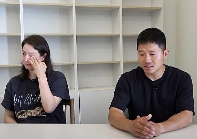 반려견 훈련사인 강형욱 보듬컴퍼니 대표와 그의 아내 수잔 엘더 씨.ⓒ강형욱의 보듬TV