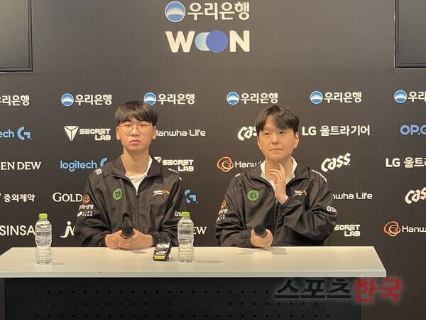 최인규 한화생명 감독(오른쪽). ⓒ스포츠한국 심규현 기자