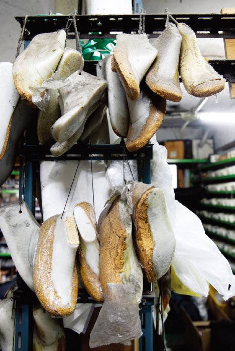 각자의 발 모양에 맞게 제작된 형틀.