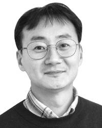 이관후 정치학자